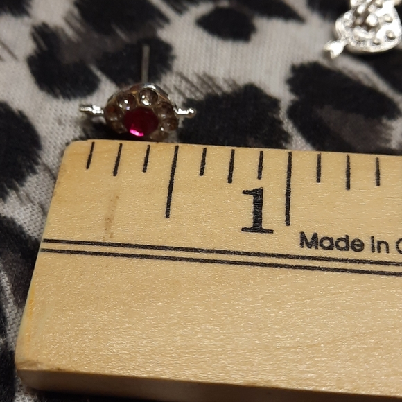 NWOT Kids or Adult earring - Picture 3 of 3